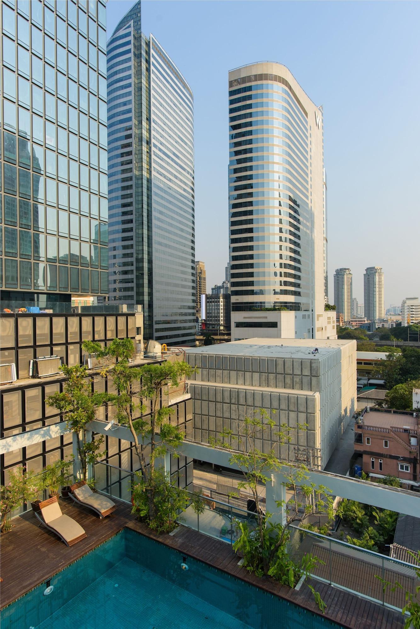 Sabai Sathorn *